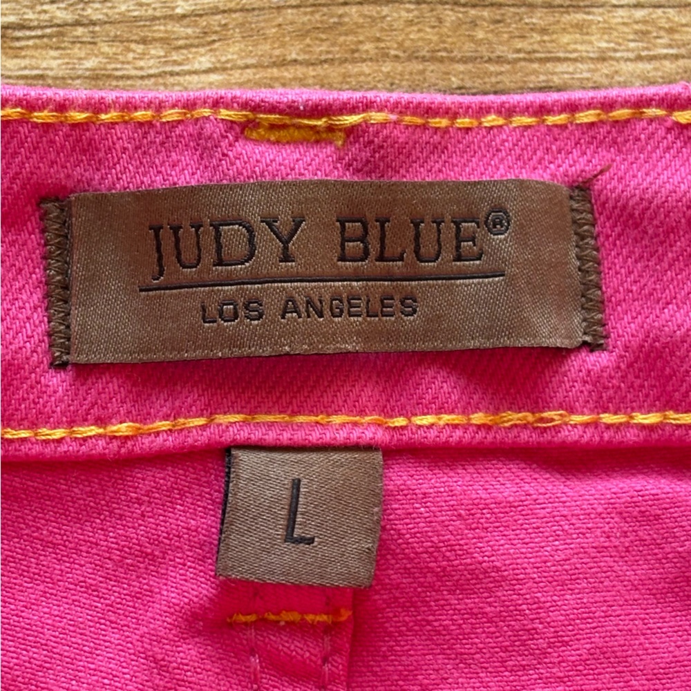 Judy Blue Hi-Rise Garment Dyed Magenta Shorts Women's Large - Picture 3 of 9